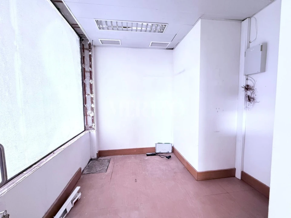 Loja para Venda em Delães Foto 7