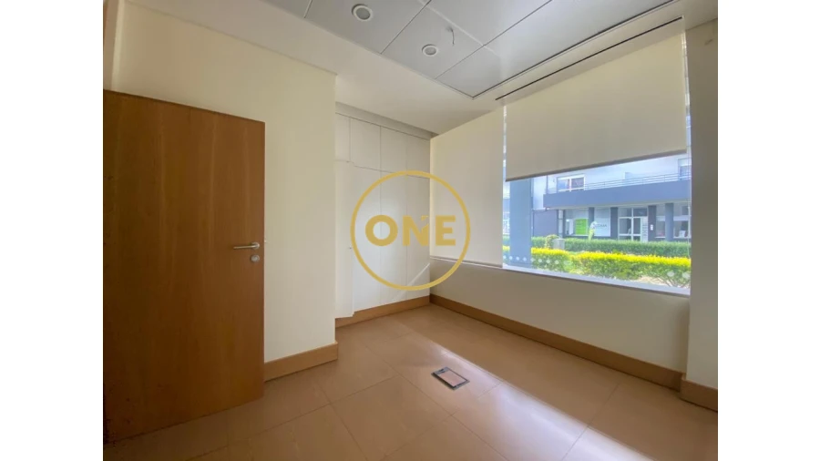 Loja para Venda em Delães Foto 2