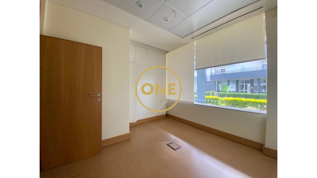 Loja para Venda em Delães Foto 2