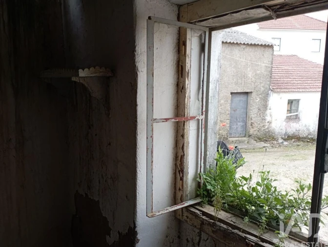 Moradia T2 para Venda em São João Baptista e Santa Maria dos Olivais Foto 4