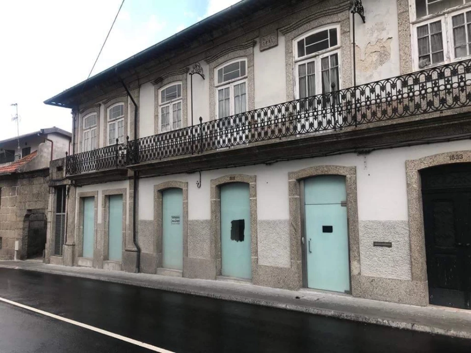 Loja para Arrendamento em Urgezes Foto 1