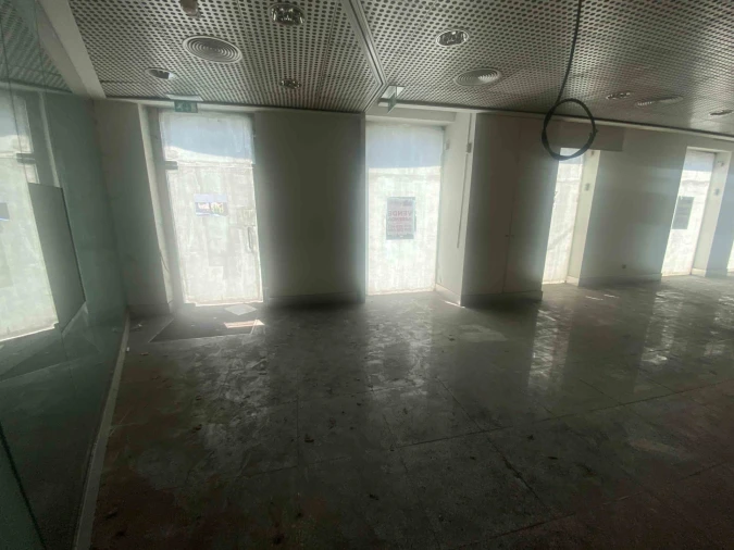 Loja para Arrendamento em Urgezes Foto 9