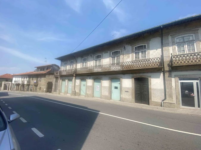 Loja para Arrendamento em Urgezes Foto 4