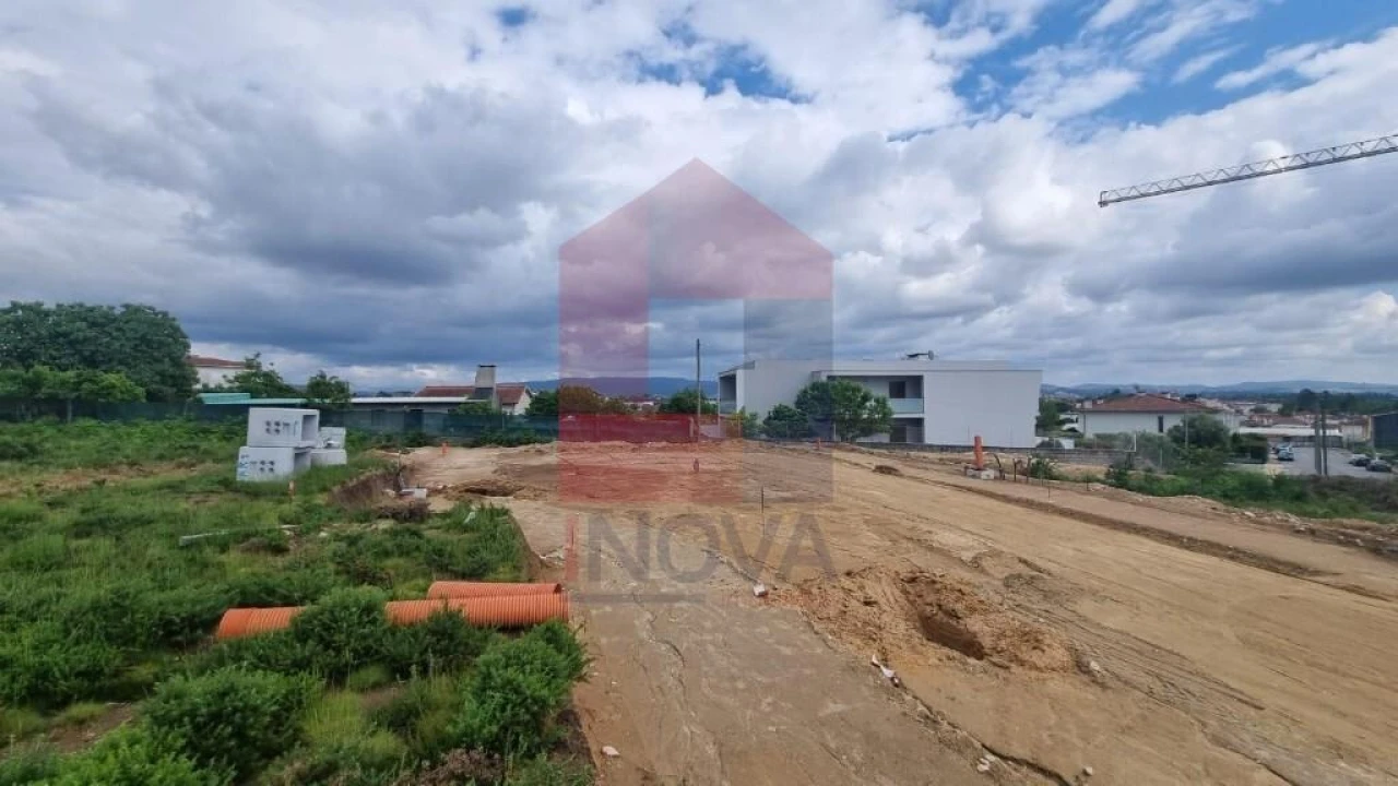 Terreno para Venda em Loureira Foto 10