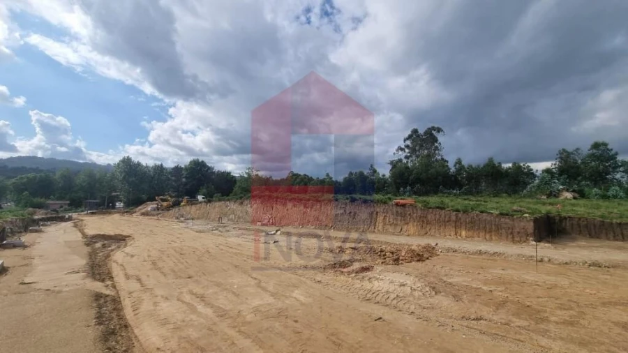 Terreno para Venda em Loureira Foto 29
