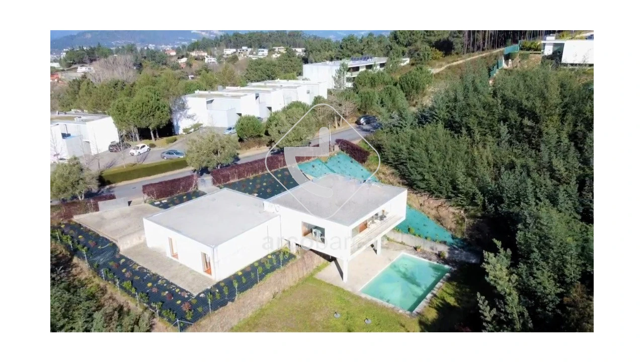 Moradia T3 para Venda em Fornelos e Queijada Foto 1