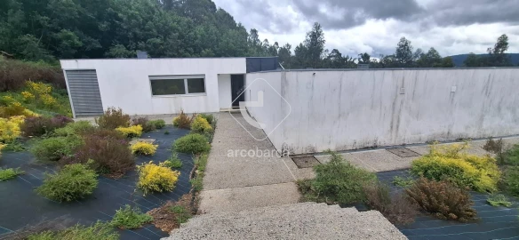 Moradia T3 para Venda em Fornelos e Queijada