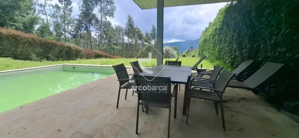 Moradia T3 para Venda em Fornelos e Queijada