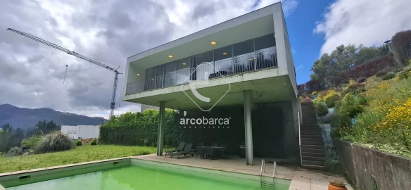 Moradia T3 para Venda em Fornelos e Queijada