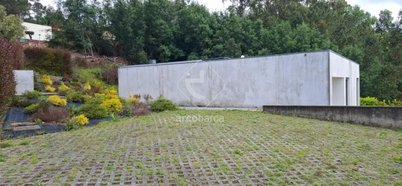 Moradia T3 para Venda em Fornelos e Queijada