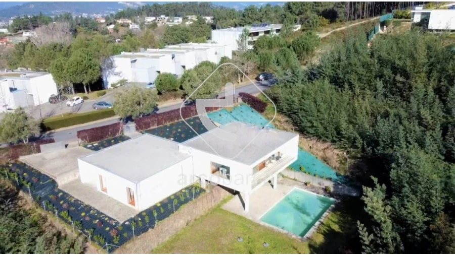 Moradia T3 para Venda em Fornelos e Queijada Foto 1