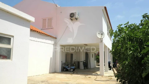 Moradia T6 para Venda em Mexilhoeira Grande