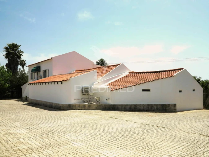 Moradia T6 para Venda em Mexilhoeira Grande