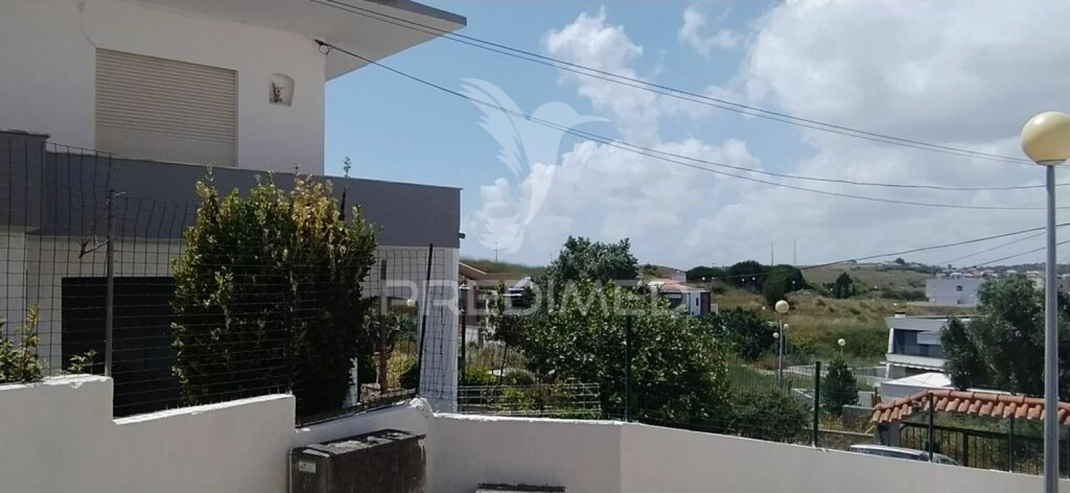 Moradia T6 para Venda em Caparica e Trafaria Foto 8