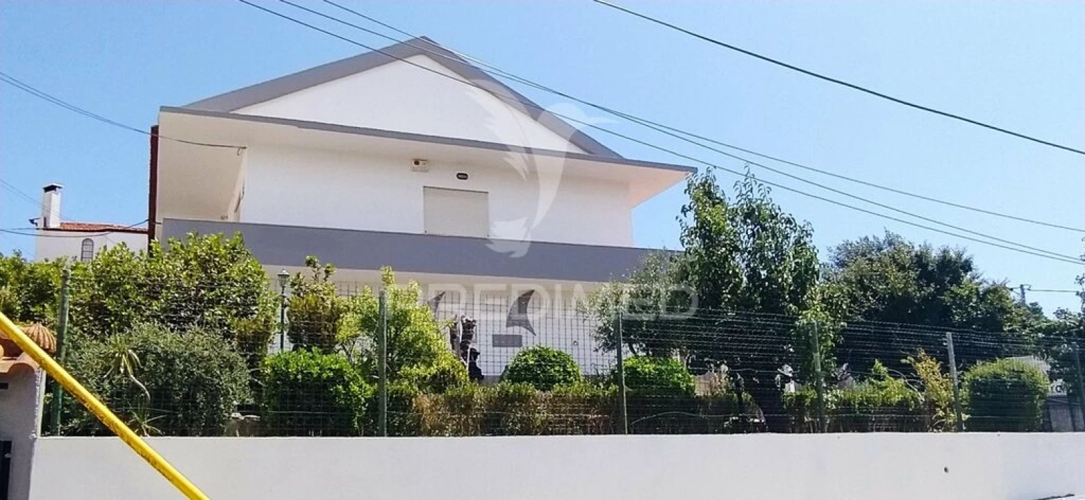 Moradia T6 para Venda em Caparica e Trafaria Foto 5