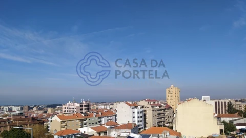 Apartamento T3 para Venda em Mafamude e Vilar do Paraíso