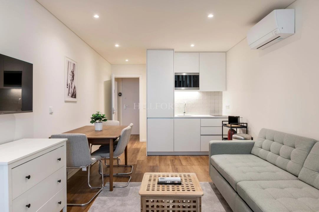 Apartamento T2 para Venda em Cedofeita, Santo Ildefonso, Sé, Miragaia, São Nicolau e Vitória Foto 1