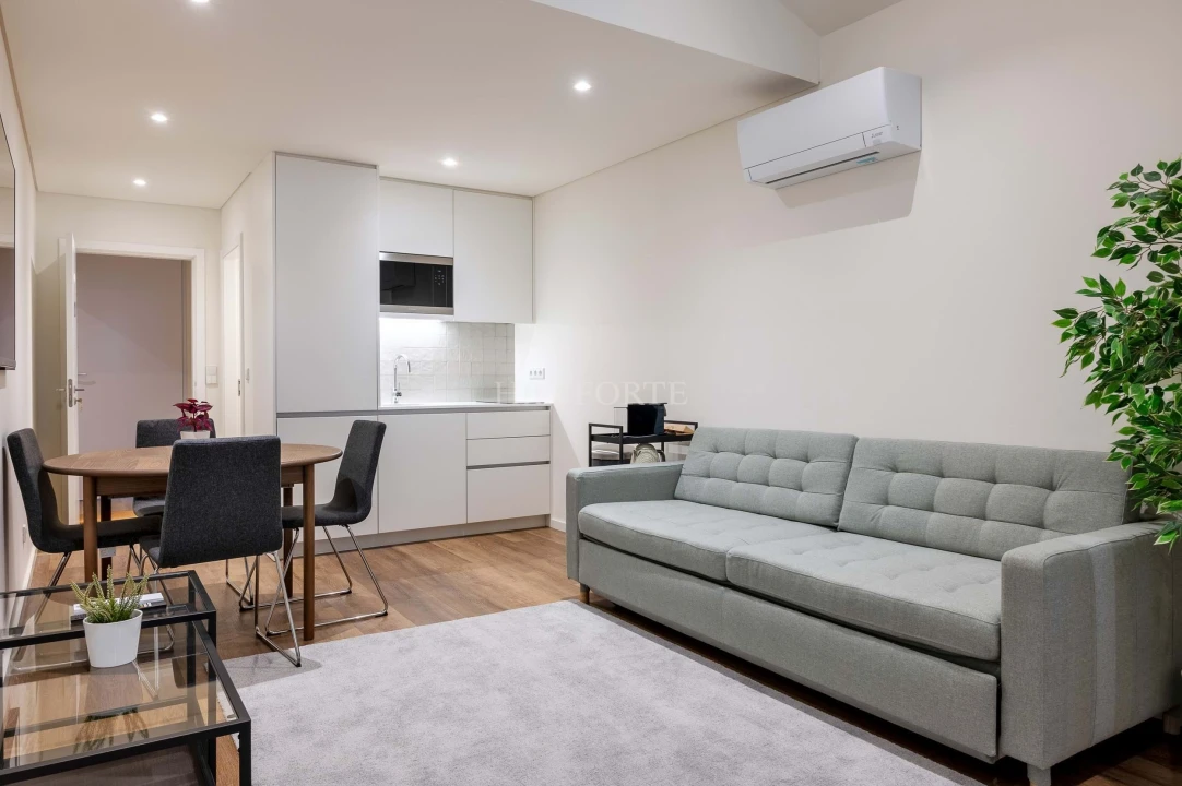 Apartamento T2 para Venda em Cedofeita, Santo Ildefonso, Sé, Miragaia, São Nicolau e Vitória Foto 2