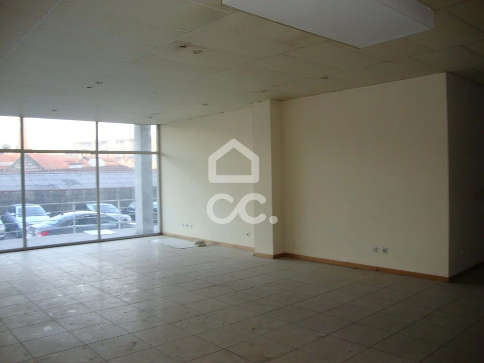 Negócio para Venda em Selho (São Jorge) Foto 1