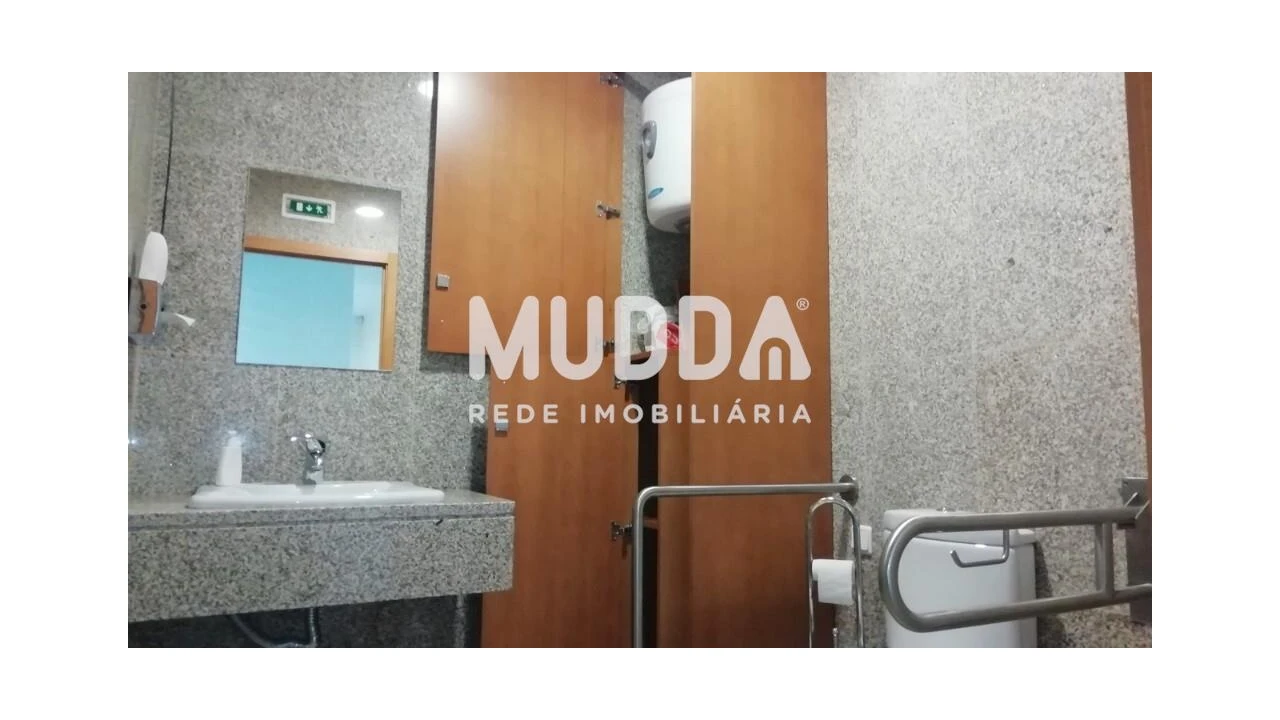 Loja para Arrendamento em Lordelo do Ouro e Massarelos Foto 19