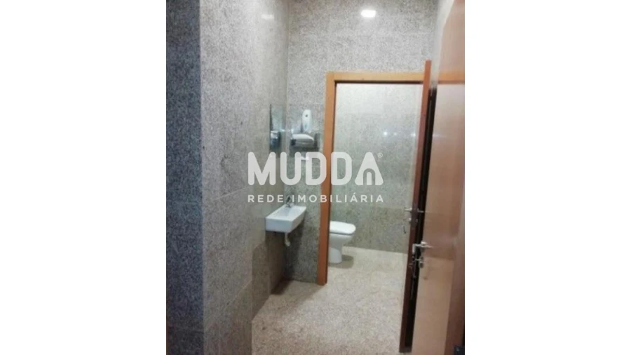 Loja para Arrendamento em Lordelo do Ouro e Massarelos Foto 9