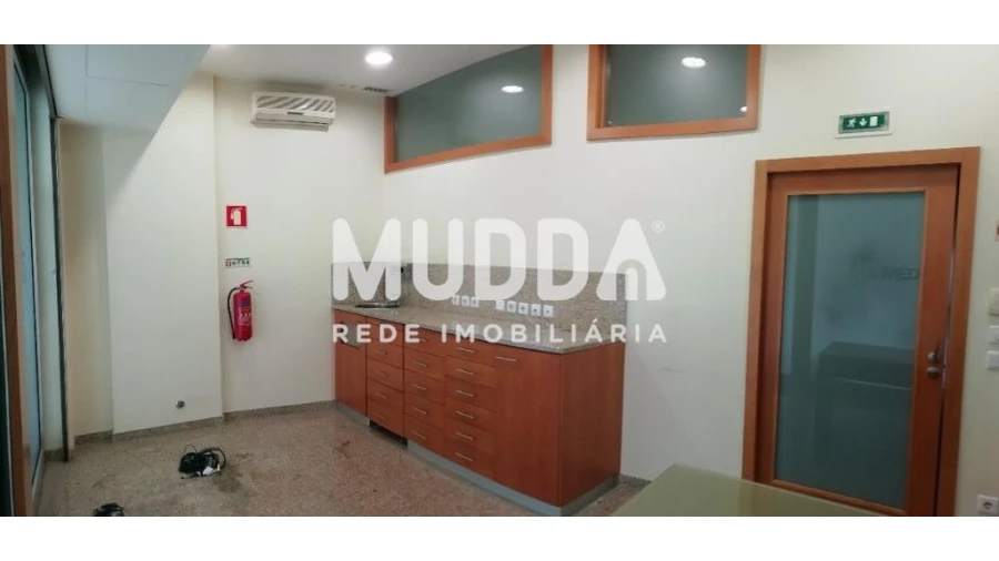 Loja para Arrendamento em Lordelo do Ouro e Massarelos Foto 17