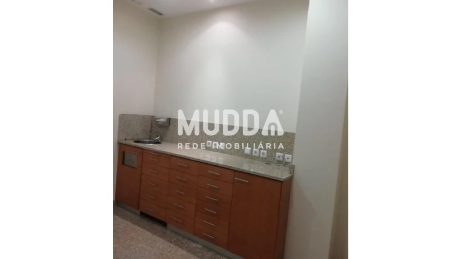 Loja para Arrendamento em Lordelo do Ouro e Massarelos Foto 13