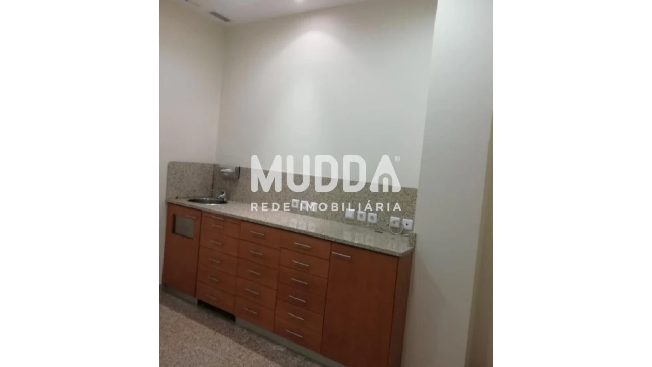 Loja para Arrendamento em Lordelo do Ouro e Massarelos Foto 13