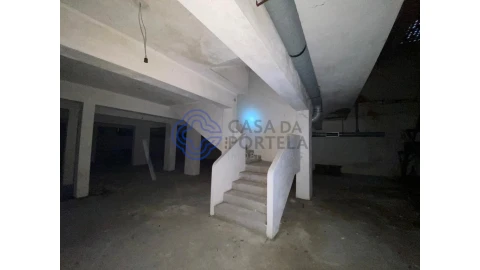Armazém para Venda em Cedofeita, Santo Ildefonso, Sé, Miragaia, São Nicolau e Vitória