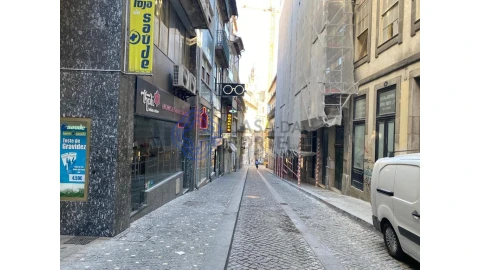 Armazém para Venda em Cedofeita, Santo Ildefonso, Sé, Miragaia, São Nicolau e Vitória
