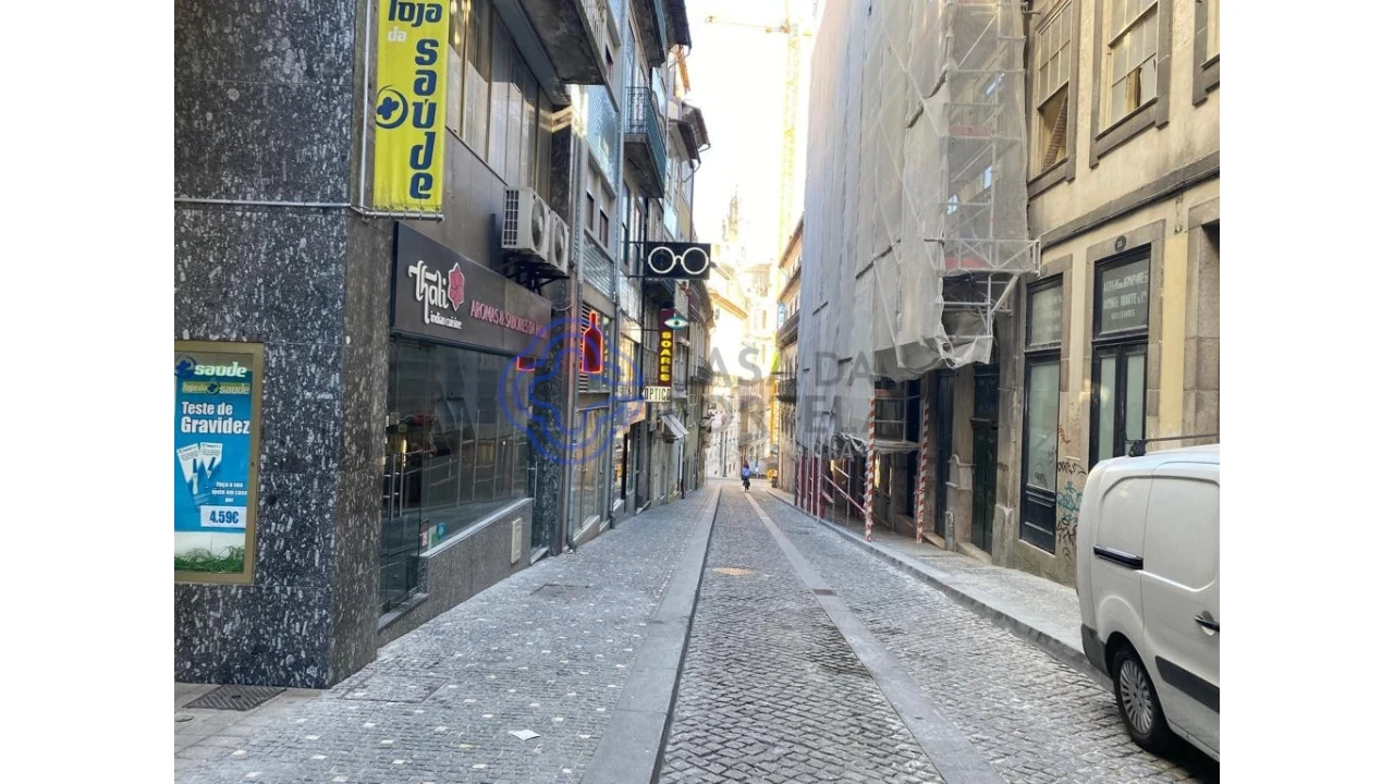 Armazém para Venda em Cedofeita, Santo Ildefonso, Sé, Miragaia, São Nicolau e Vitória Foto 2