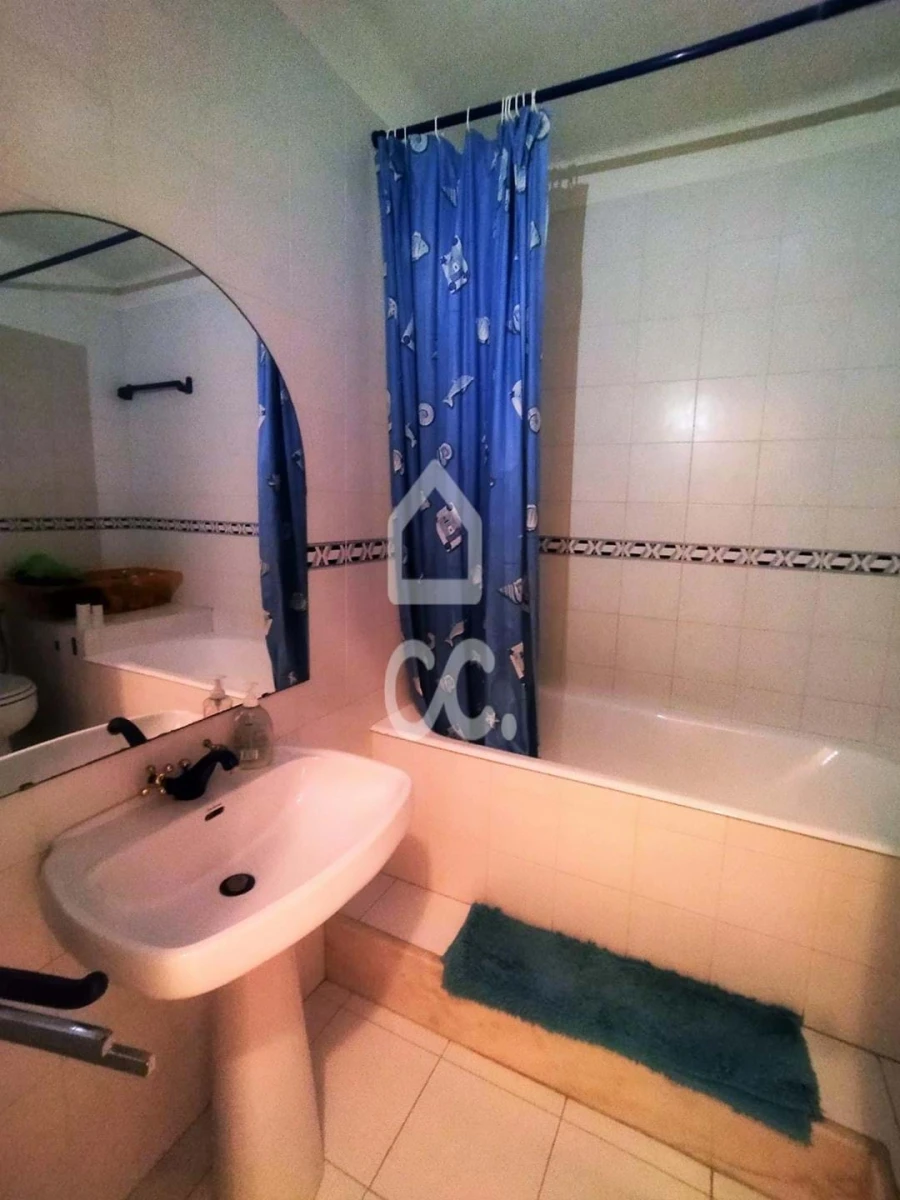 Apartamento T1 para Venda em Vieira de Leiria Foto 11