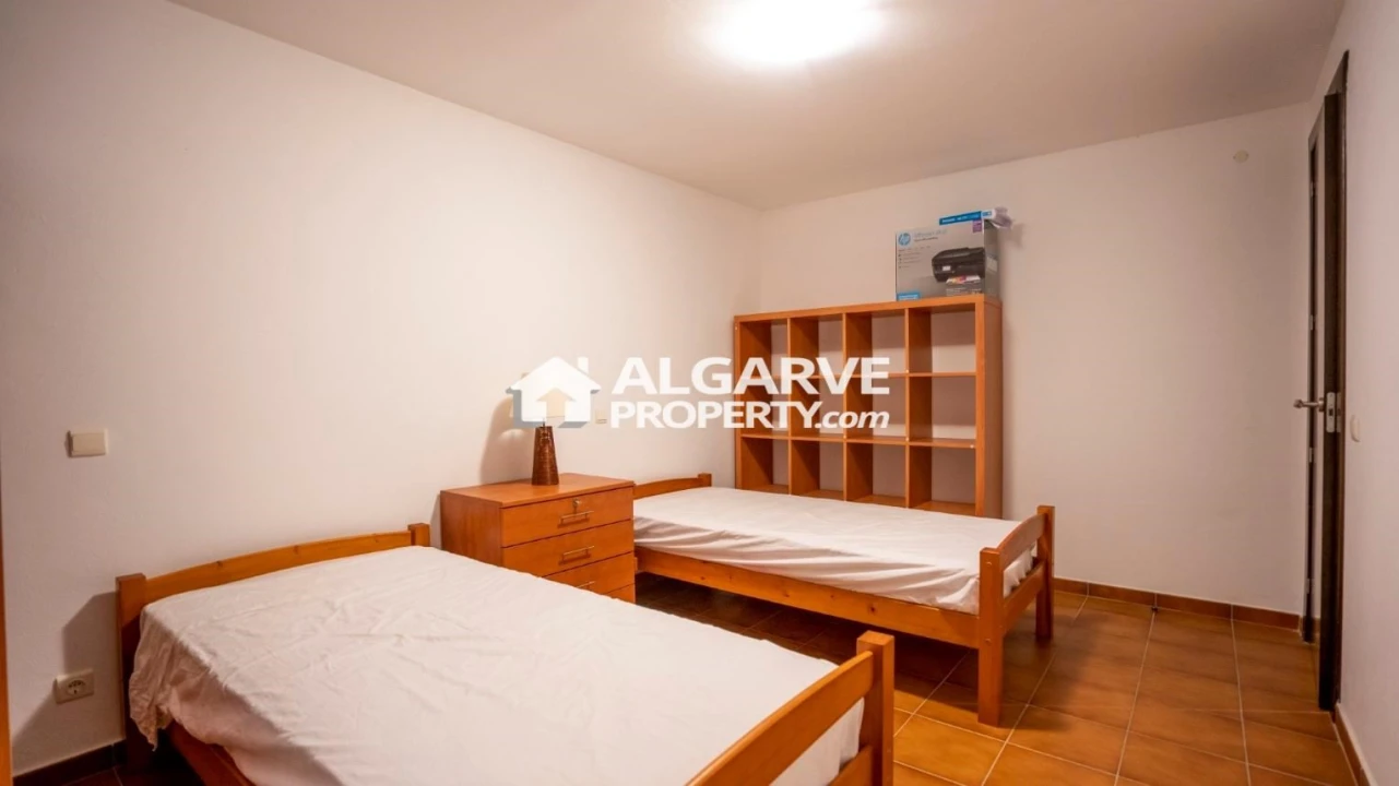 Apartamento T5 para Venda em Quarteira Foto 19