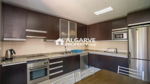 Apartamento T5 para Venda em Quarteira