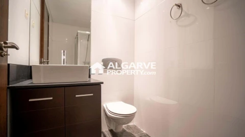 Apartamento T5 para Venda em Quarteira