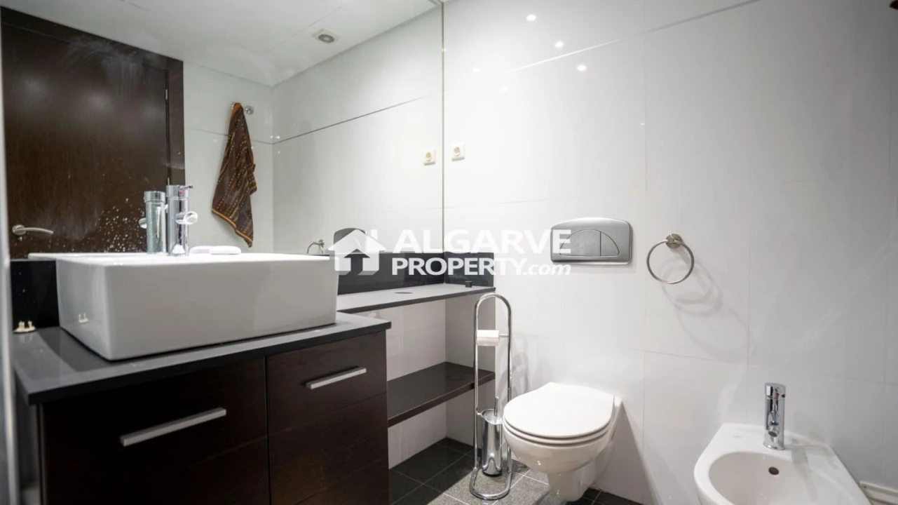 Apartamento T5 para Venda em Quarteira Foto 24