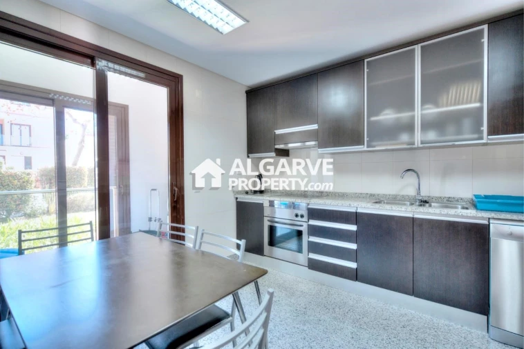 Apartamento T5 para Venda em Quarteira Foto 9