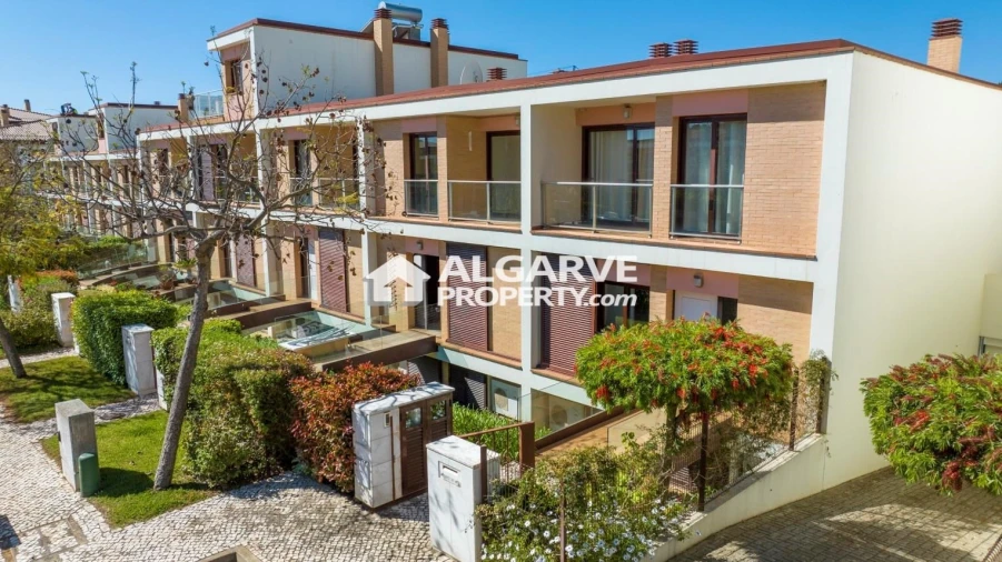 Apartamento T5 para Venda em Quarteira Foto 6