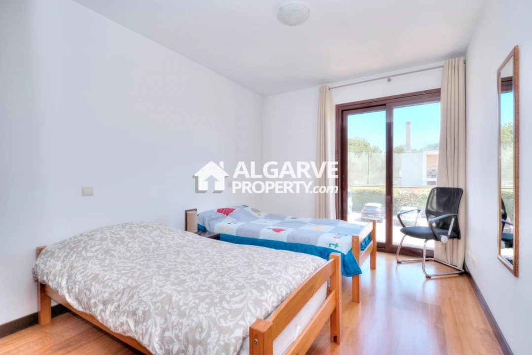 Apartamento T5 para Venda em Quarteira Foto 18