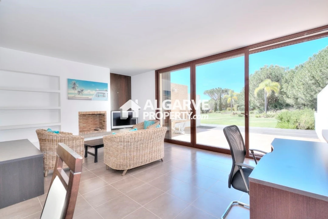 Apartamento T5 para Venda em Quarteira Foto 12