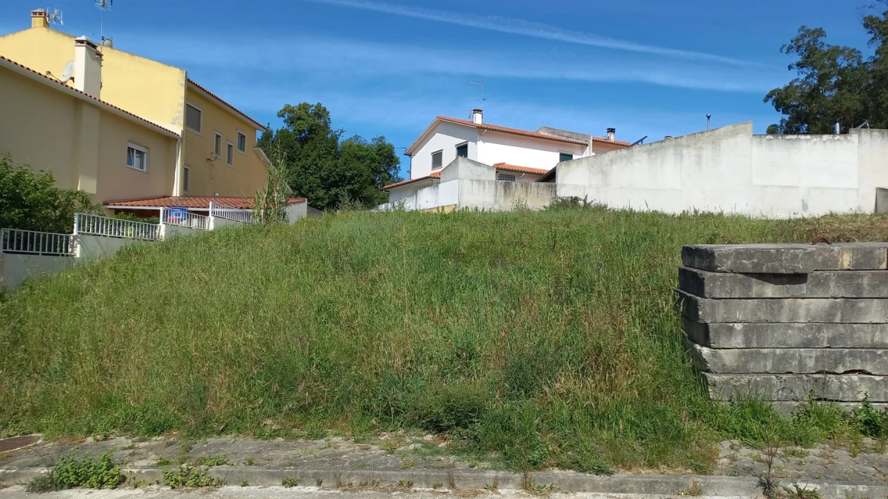 Terreno para Venda em Monte Real e Carvide Foto 1