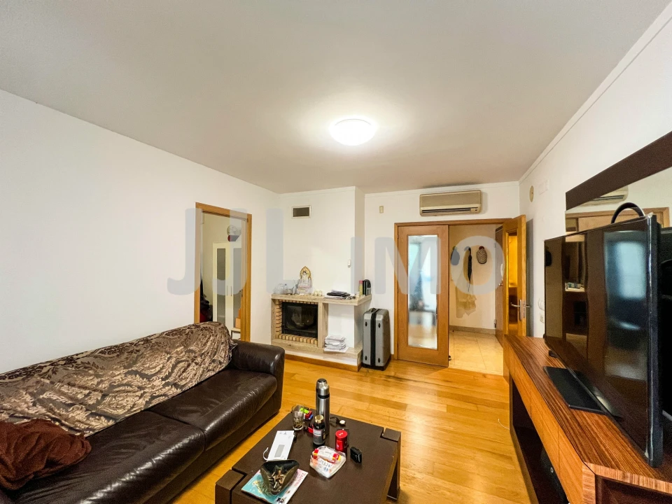 Apartamento T1 para Venda em Parque das Nações Foto 1