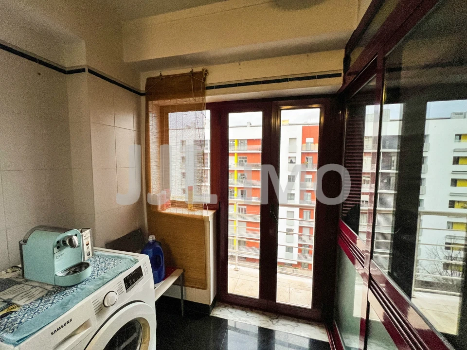 Apartamento T1 para Venda em Parque das Nações Foto 16