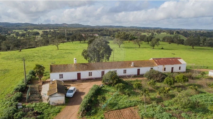 Quinta T3 para Venda em Colos Foto 1