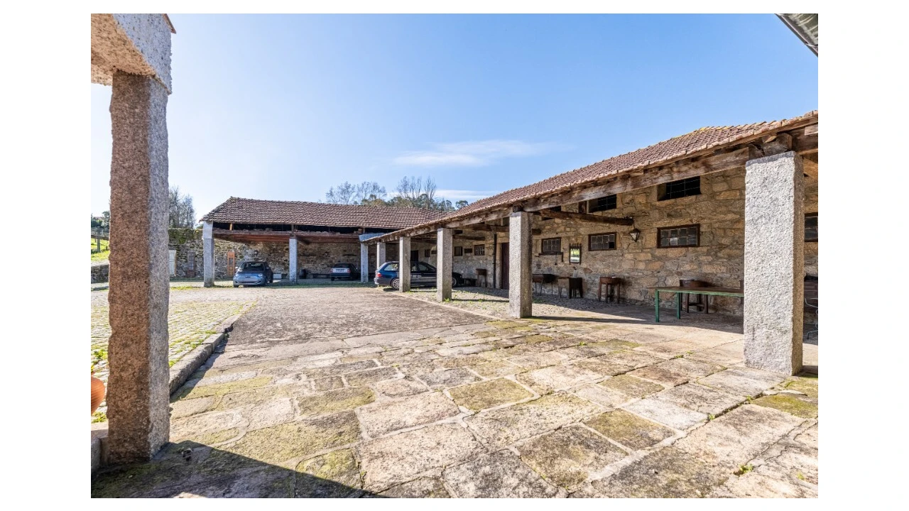 Quinta T5 para Venda em Rendufe Foto 33