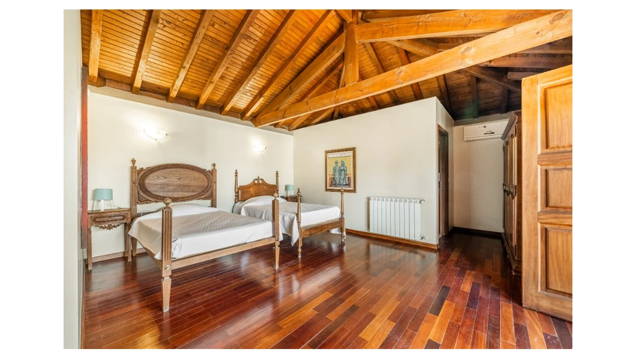 Quinta T5 para Venda em Rendufe Foto 11