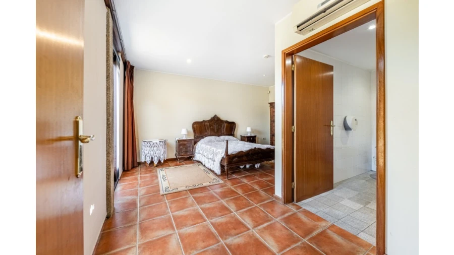 Quinta T5 para Venda em Rendufe Foto 3