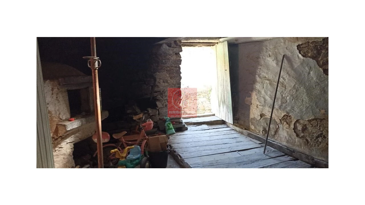 Apartamento T5 para Venda em Folgosa Foto 18