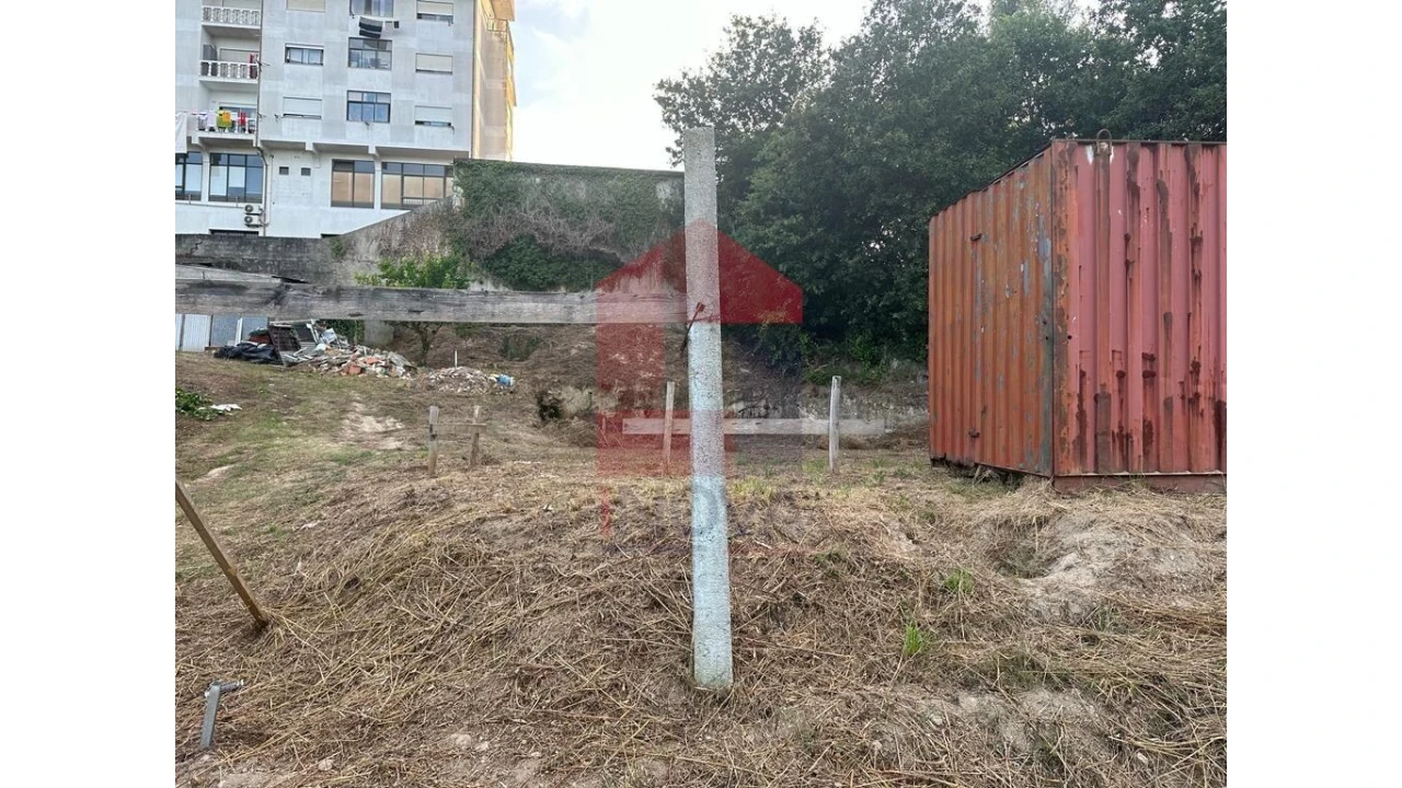 Armazém para Venda em Loureira Foto 3