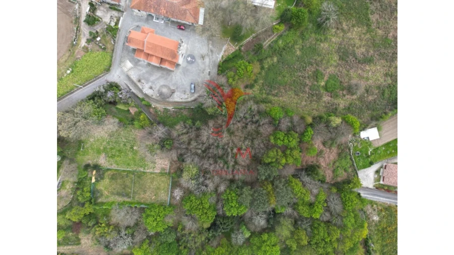 Terreno para Venda em Polvoreira Foto 1